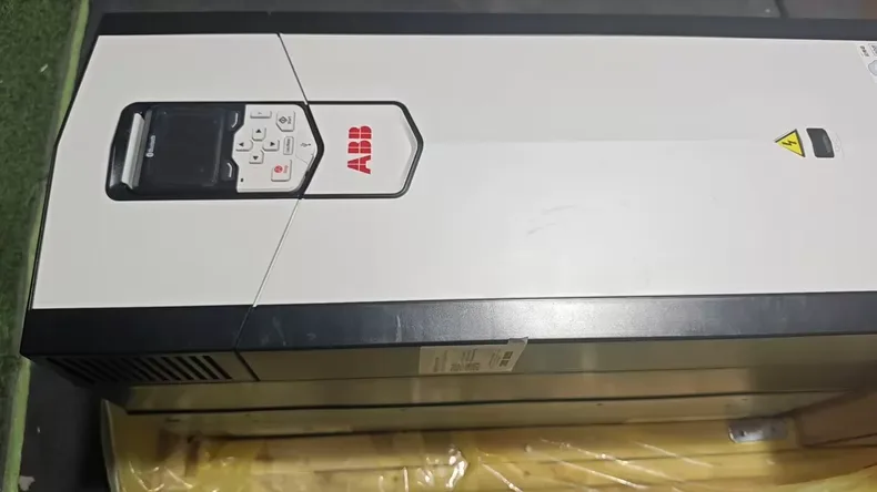 ABB ACS880-01-293A-3+E200 Shpping + 2