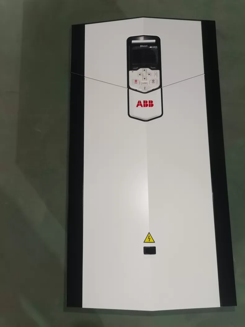 ABB ACS880-01-363A-3 frequency converter 200KW