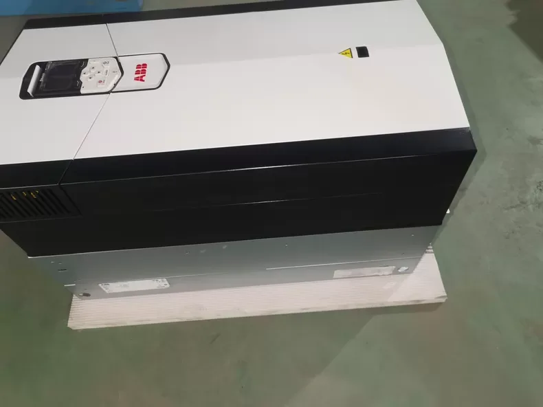 ABB ACS880-01-363A-3 frequency converter 200KW 2