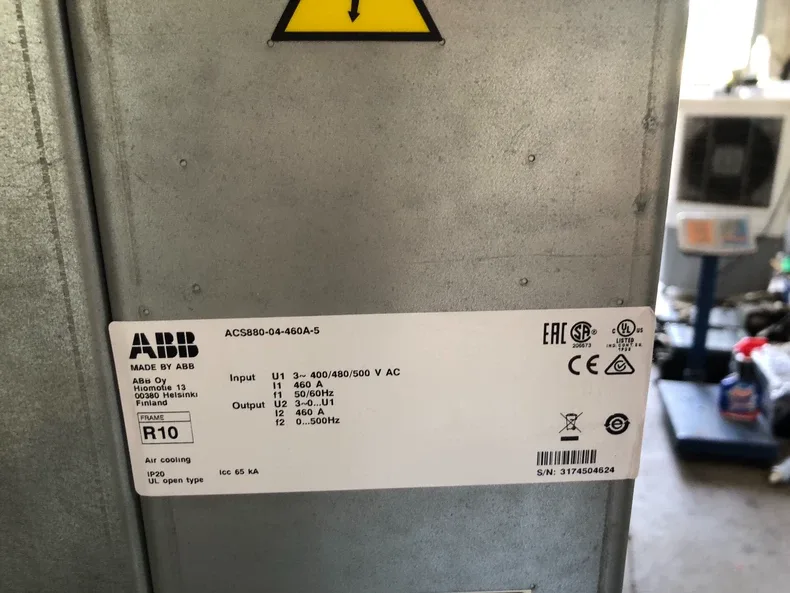 ABB ACS880-04-460A-5 AC380-415V INVERTER 4
