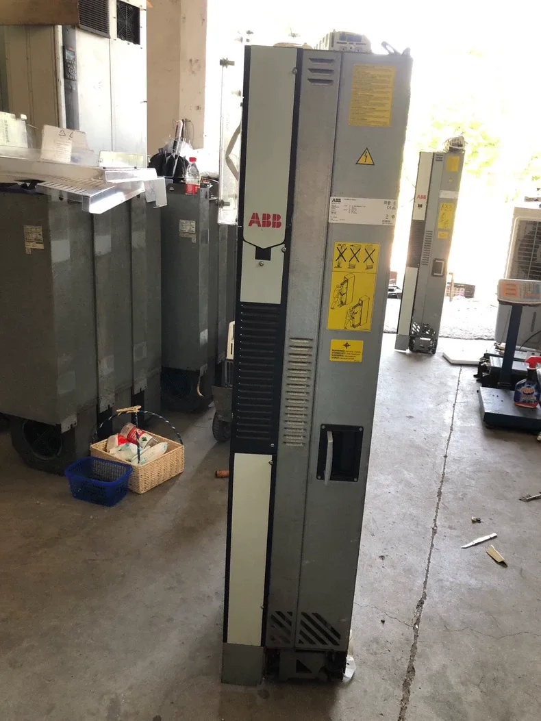 ABB ACS880-04-460A-5 AC380-415V INVERTER 5