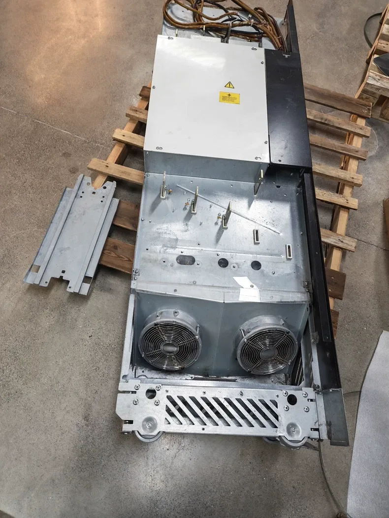ABB ACS880-04-470A-7 AC380-415V INVERTER 5