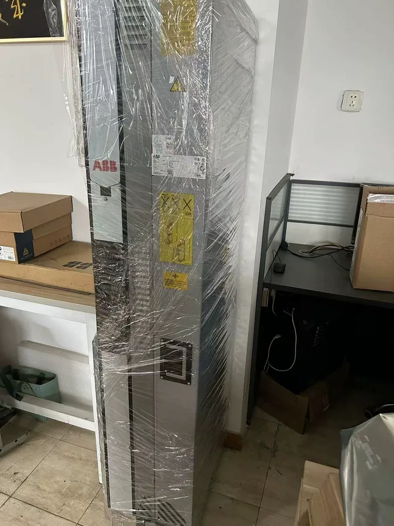 ABB ACS880-04-590A-7 AC380-415V INVERTER 2
