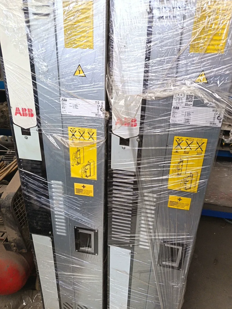 ABB ACS880-04-650A-3 Inverter 355 kW 650 A 400 V 4
