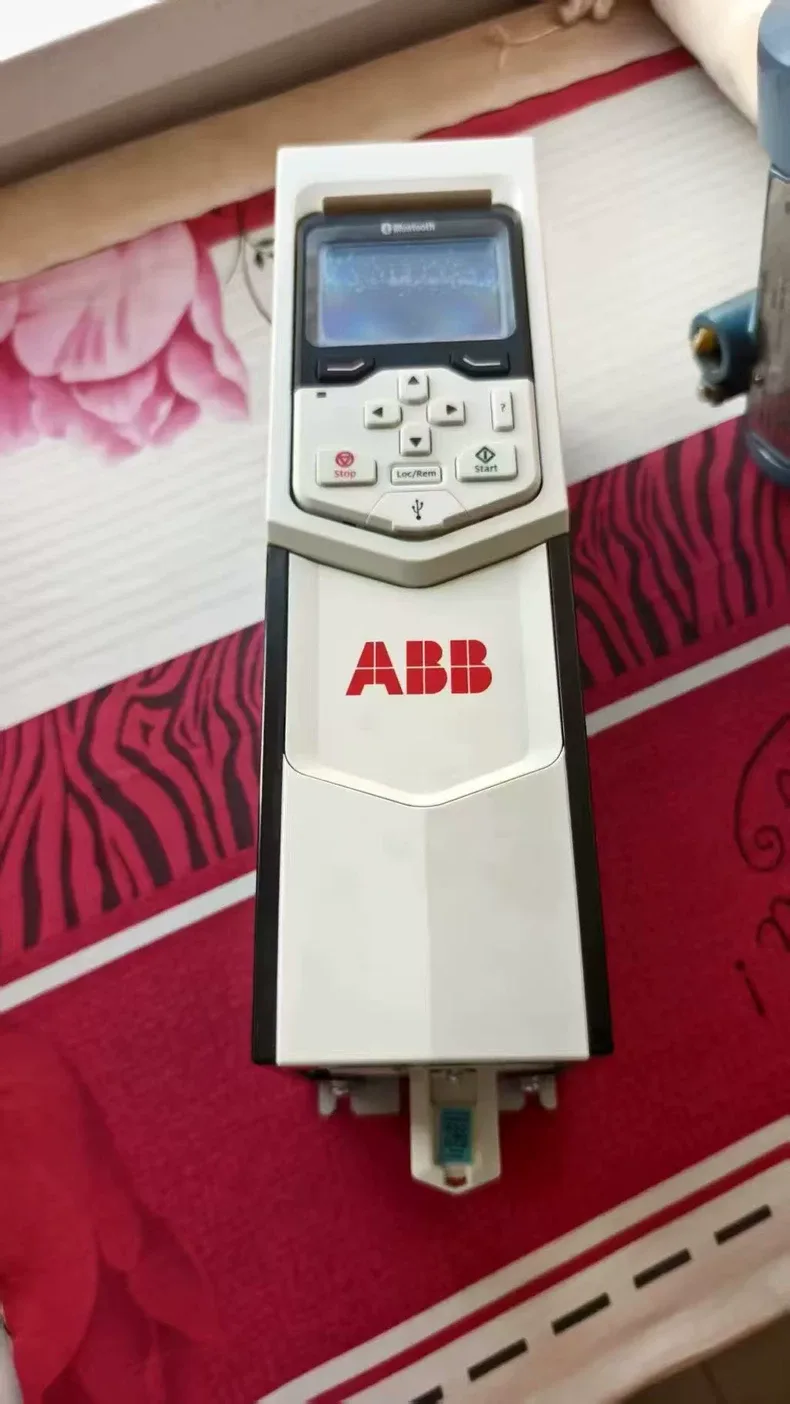 ABB ACS880-04-725A-3 AC380-415V INVERTER