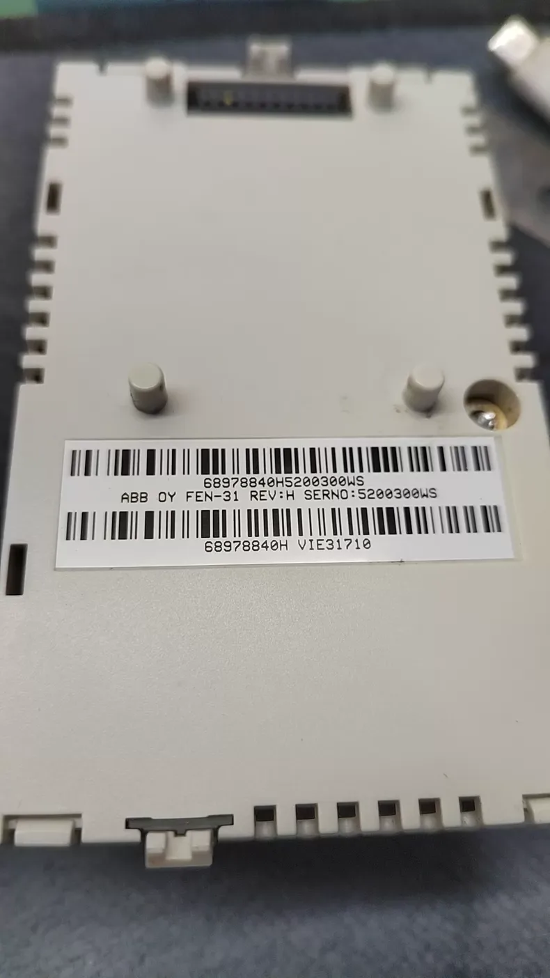 ABB ACS880-104-0025A-3 4