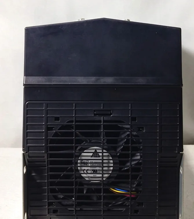 ABB ACS880-104-0027A-7 742/849/976 VDC 27A 32 KVA INVERTER FREQUENCY DRIVE 3