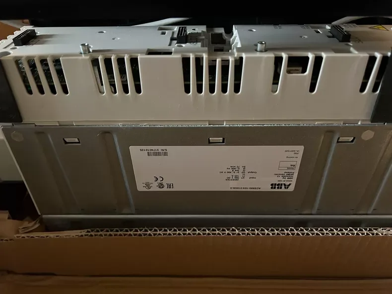 ABB ACS880 series ACS880-104-0100A-3 Frequency converter 3