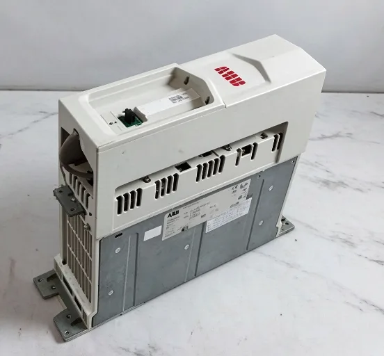 ABB ACS880-M04-014A-5 Variable Frequency Drive 5.5kW 14A 400V IP20 3